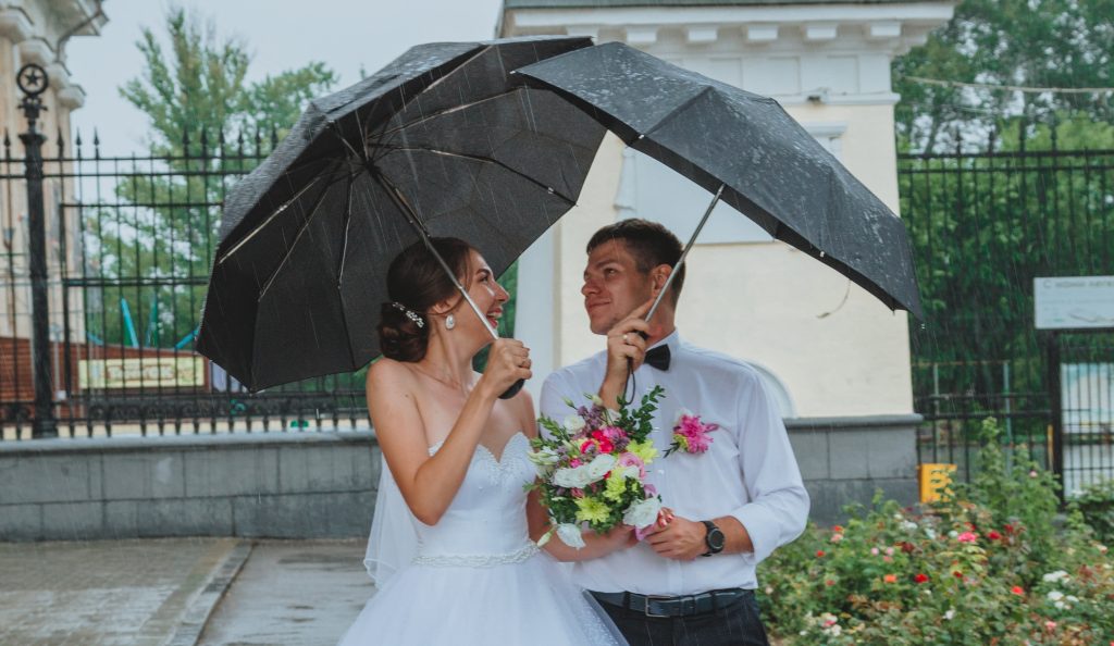 Pernikahan di Musim Hujan (Foto: Pixabay)