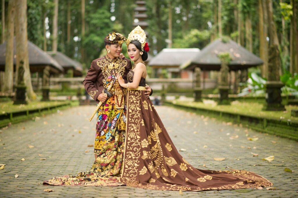 Baju Pengantin (Foto oleh I Gede Karsa dari Pexels)